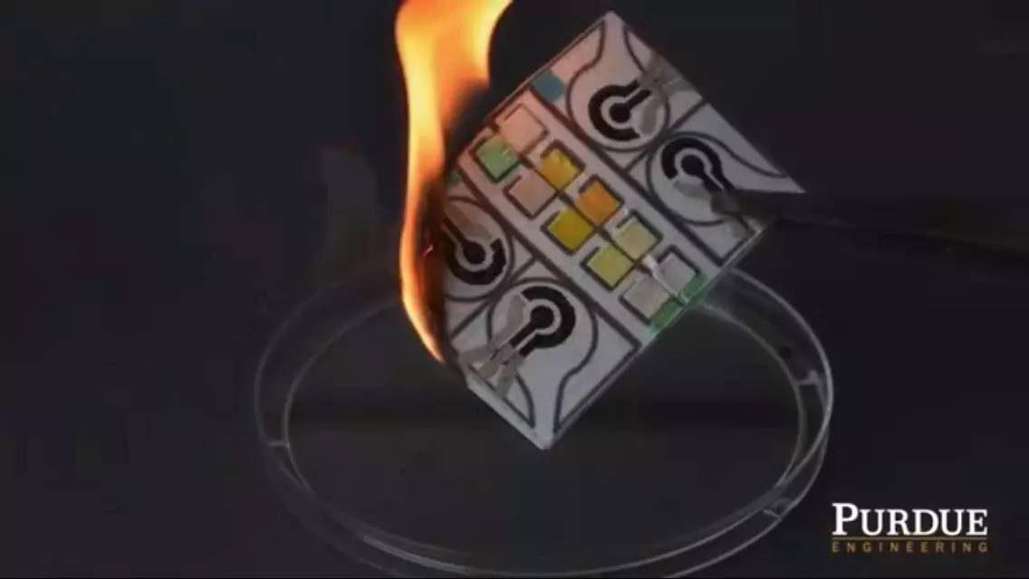 美科学家开发“自供电”的新型纸基医疗诊断装置！