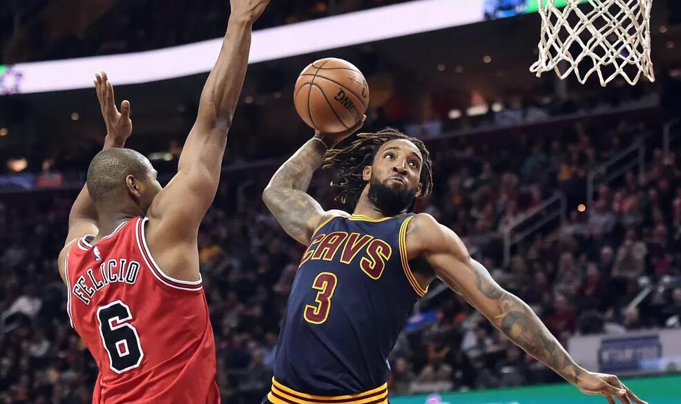 场均6分什么意思,场均6个三分