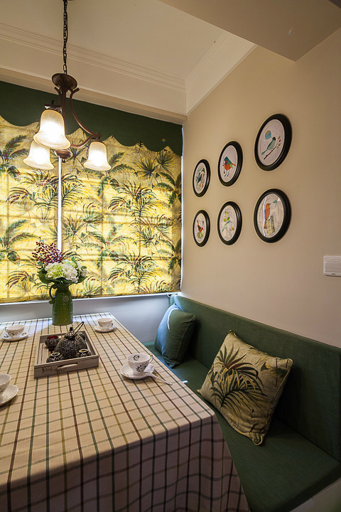 小户型餐桌方桌还是圆桌漂亮,方形餐桌和圆桌哪个更高级