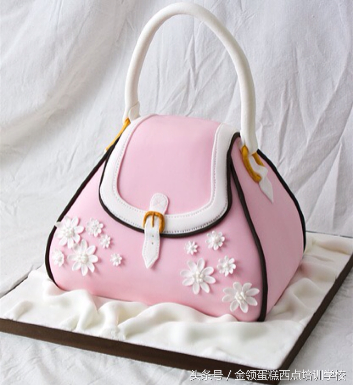 翻糖蛋糕的翻糖怎么做,翻糖蛋糕新手制作