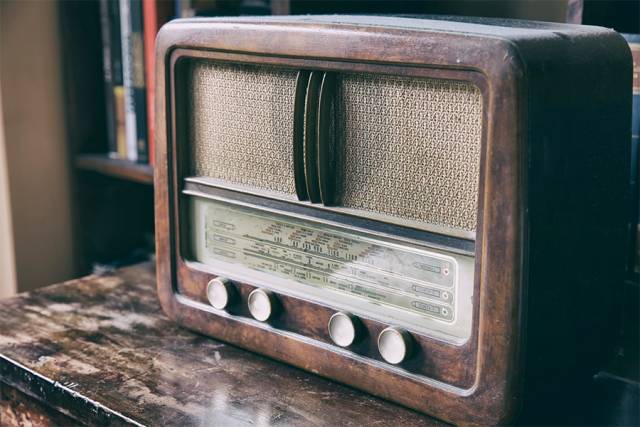 一代人的回忆女声,回忆听收音机的时光
