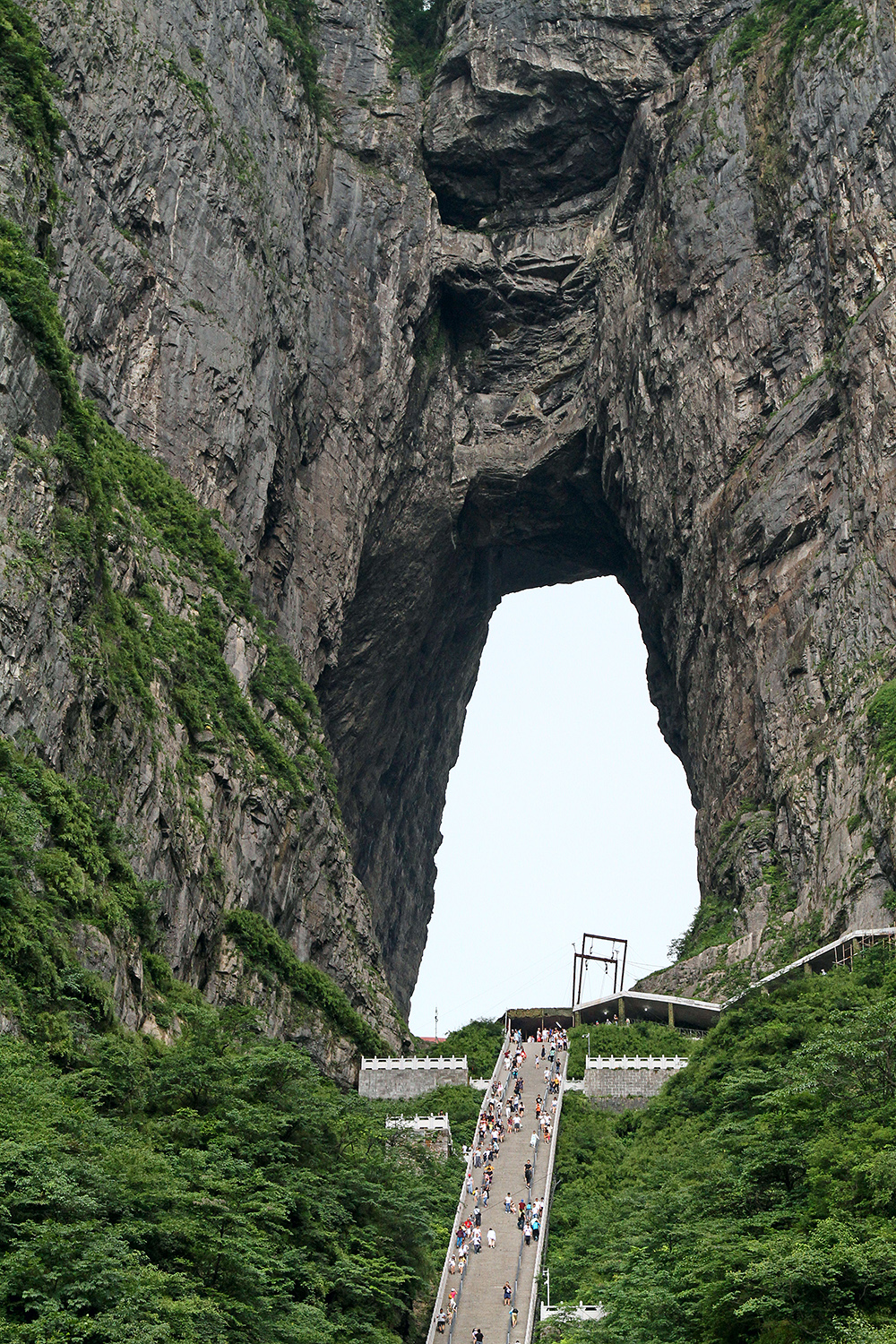 张家界天门山盘山公路,张家界天门山镇
