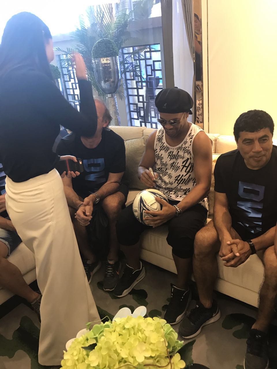 罗纳尔迪尼奥来到巴黎,罗纳尔迪尼奥来青岛哪里