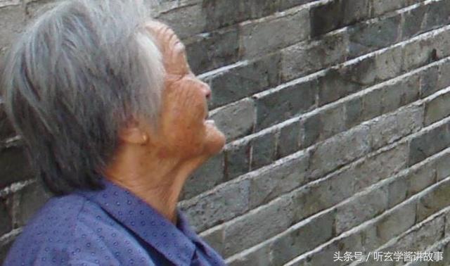 粉丝自述：半夜12点不要进祠堂，谨慎被鬼摸头