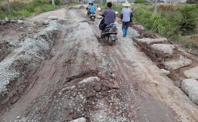 汽车过坑磕底盘怎么处理,小车底盘磕碰坏了要怎样才能知道