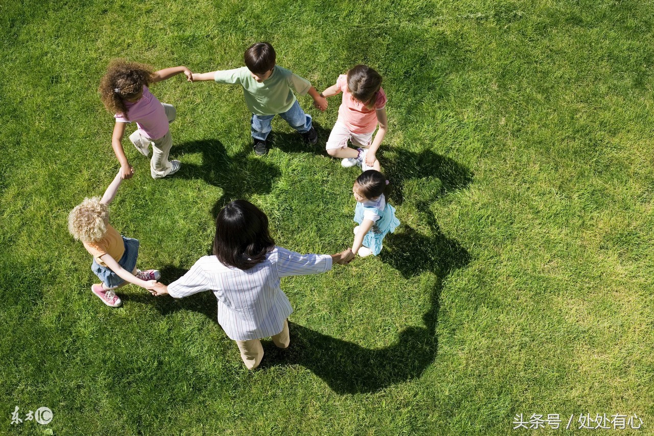 孩子每天晚上磨蹭到很晚才睡，聪明家长不动声色，用这些办法搞定