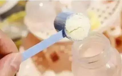 不易溶解的奶粉是不是不好,脱脂奶粉不易溶解是真的吗