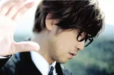 年少遇小刚，情歌听到殇