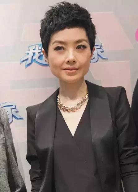 贾玲同款头发教程,贾玲发型辫子怎么扎好看