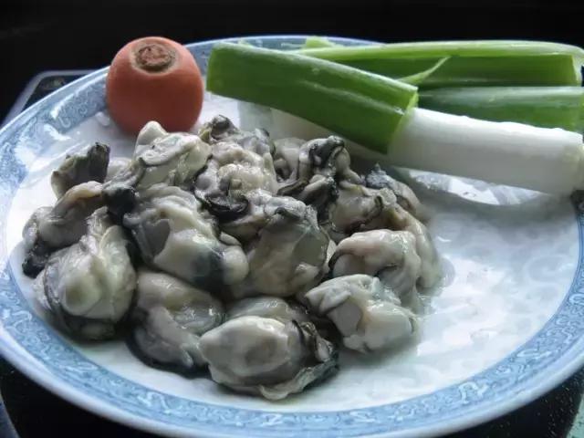 又到吃海蛎子的季节,又到了吃海鲜的季节生蚝