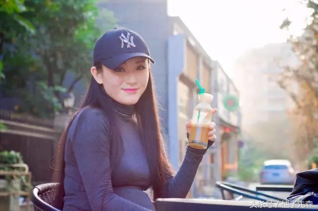 66岁娃哈哈代言人,博学多才的娃哈哈代言人