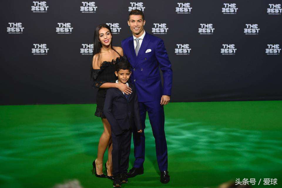 c罗换过几个女朋友,c罗换梅西球衣