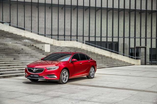 迈腾对比新款帕萨特,新款迈腾帕萨特对比