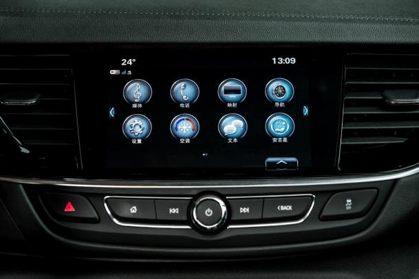 迈腾对比新款帕萨特,新款迈腾帕萨特对比