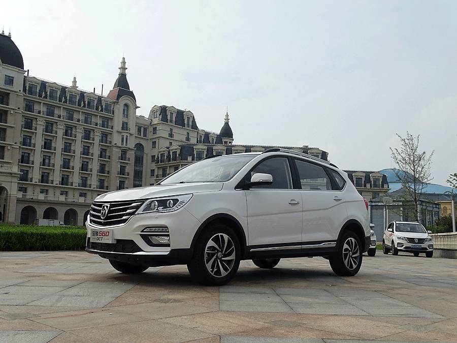 宝骏560半自动挡值得入手吗,2019款全新宝骏560自动挡顶配