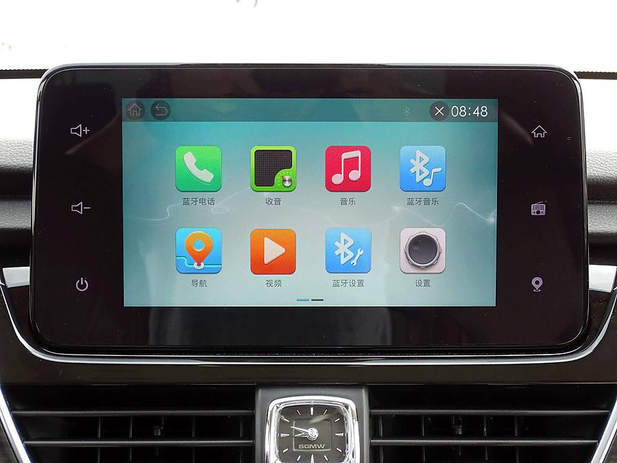 宝骏560半自动挡值得入手吗,2019款全新宝骏560自动挡顶配