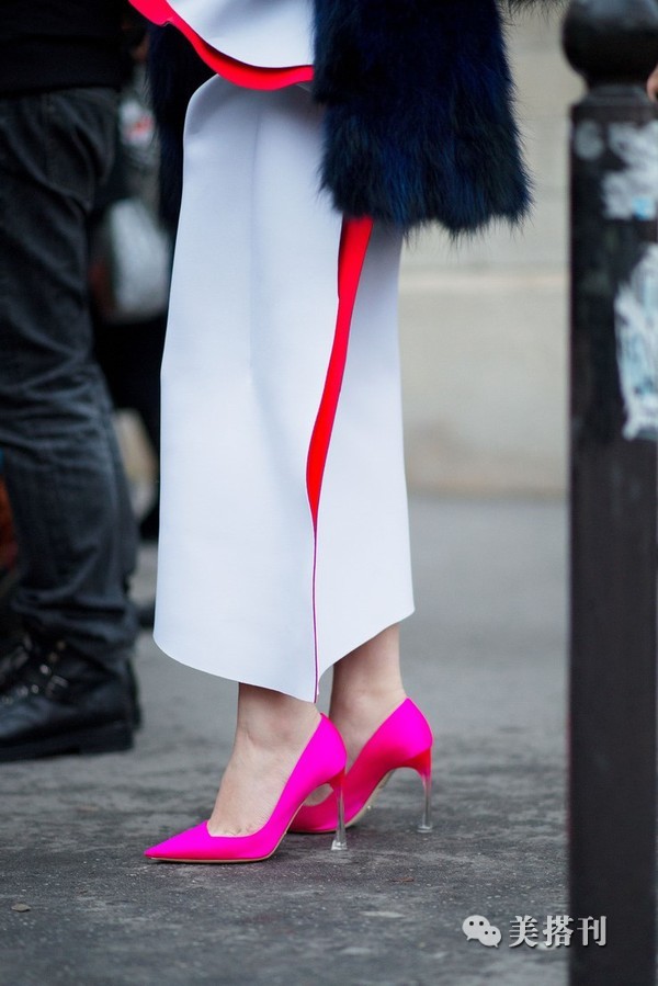 浅玫红适合暗黄肤色吗,玫红显白还是显黑