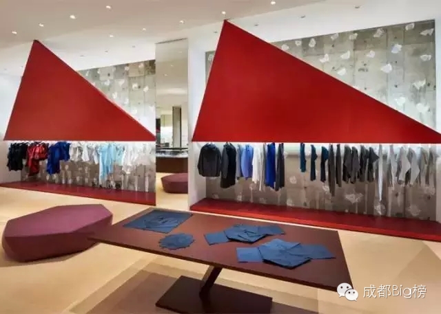 刚排完NMD，三宅一生又开业了，还让成都人喘气不