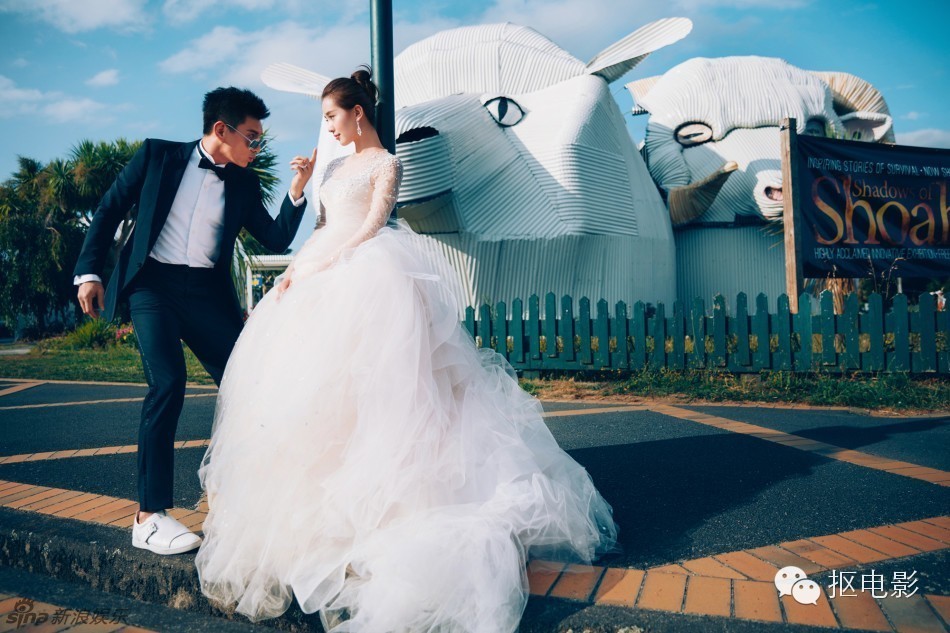 一向低调的隆诗，高调起来10个亿都打不住！