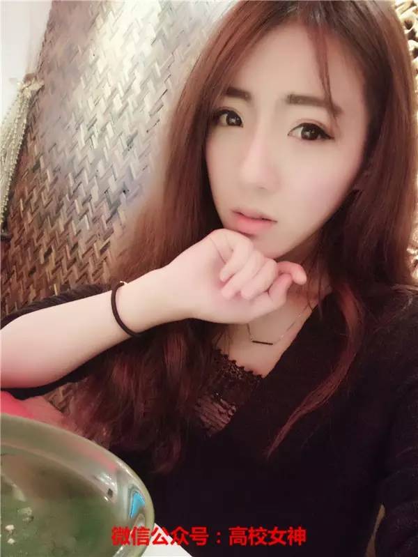 深圳大学女神颜灵兰，七朵组合的高颜值妹子，怎么火不起来？