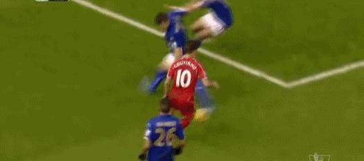 为什么巴洛特利罚点球特别厉害,梅西进球巴洛特利愣神