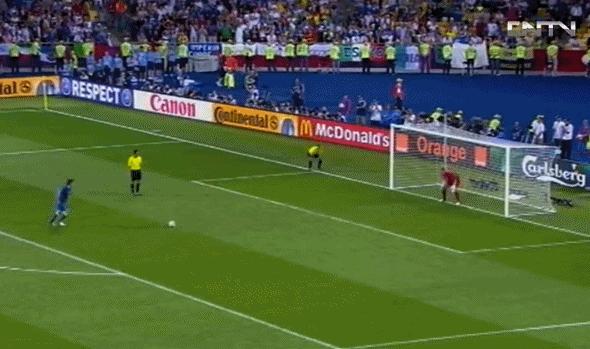 为什么巴洛特利罚点球特别厉害,梅西进球巴洛特利愣神