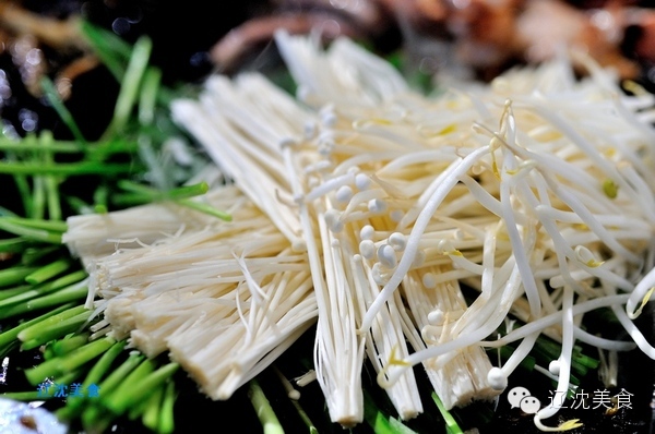 山东小伙创建了”烧+烤“新模式，玩活沈阳长白社区小餐饮