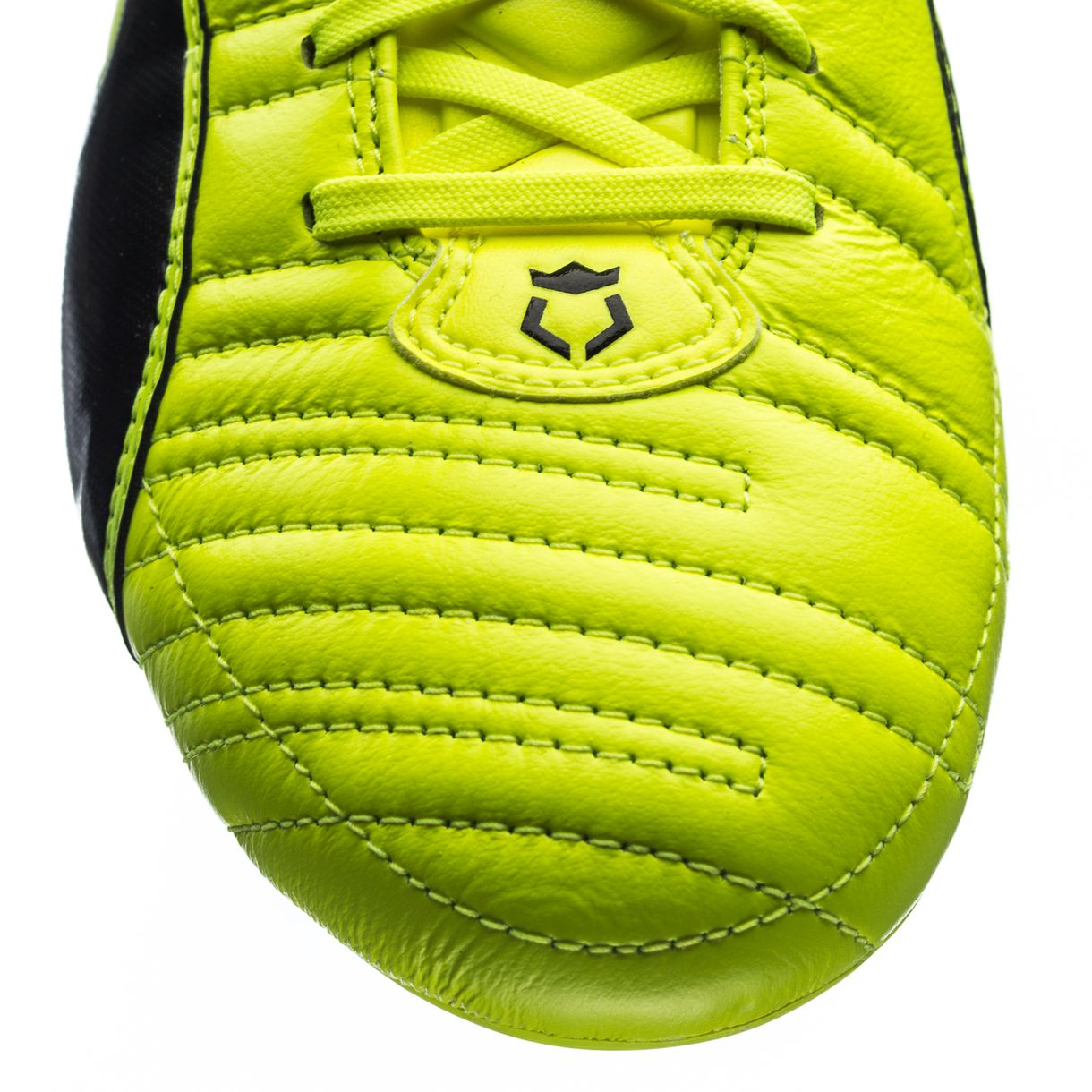 踢球必看书,踢球人需看五大经典足球鞋款推荐