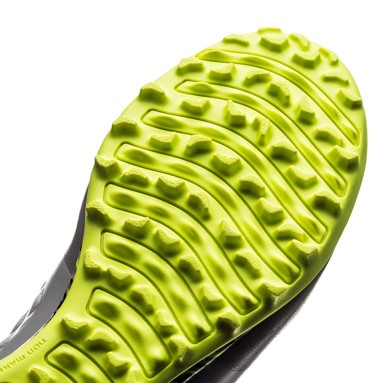 踢球必看书,踢球人需看五大经典足球鞋款推荐