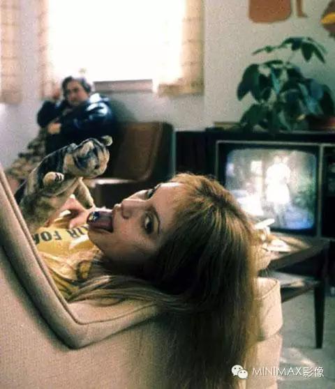 安吉丽娜朱莉同款纹身大连,纹身吸毒女反派