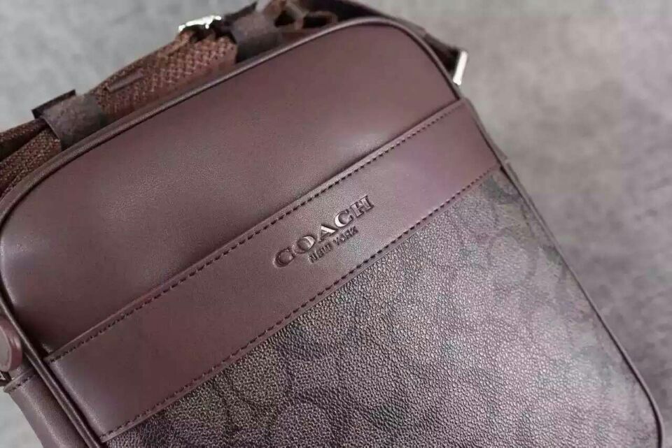 皮带范思哲贵还是gucci贵 (范思哲皮带适合正装还是休闲装)