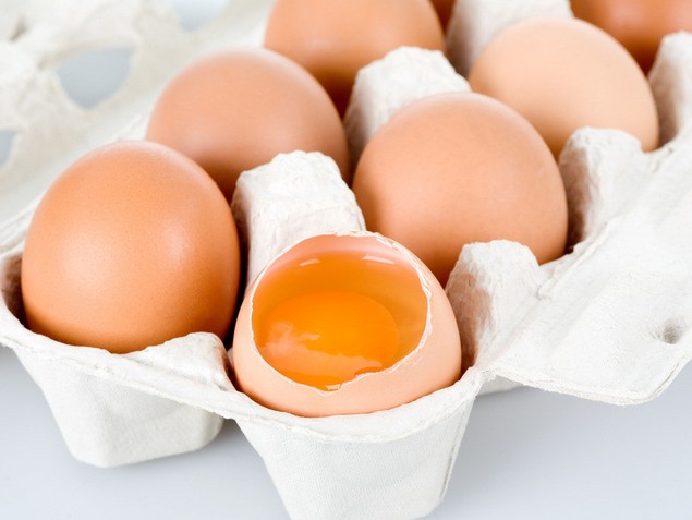 太可怕了！一颗有斑点的“鸡蛋”到底能不能吃？教你辨认新鲜鸡蛋