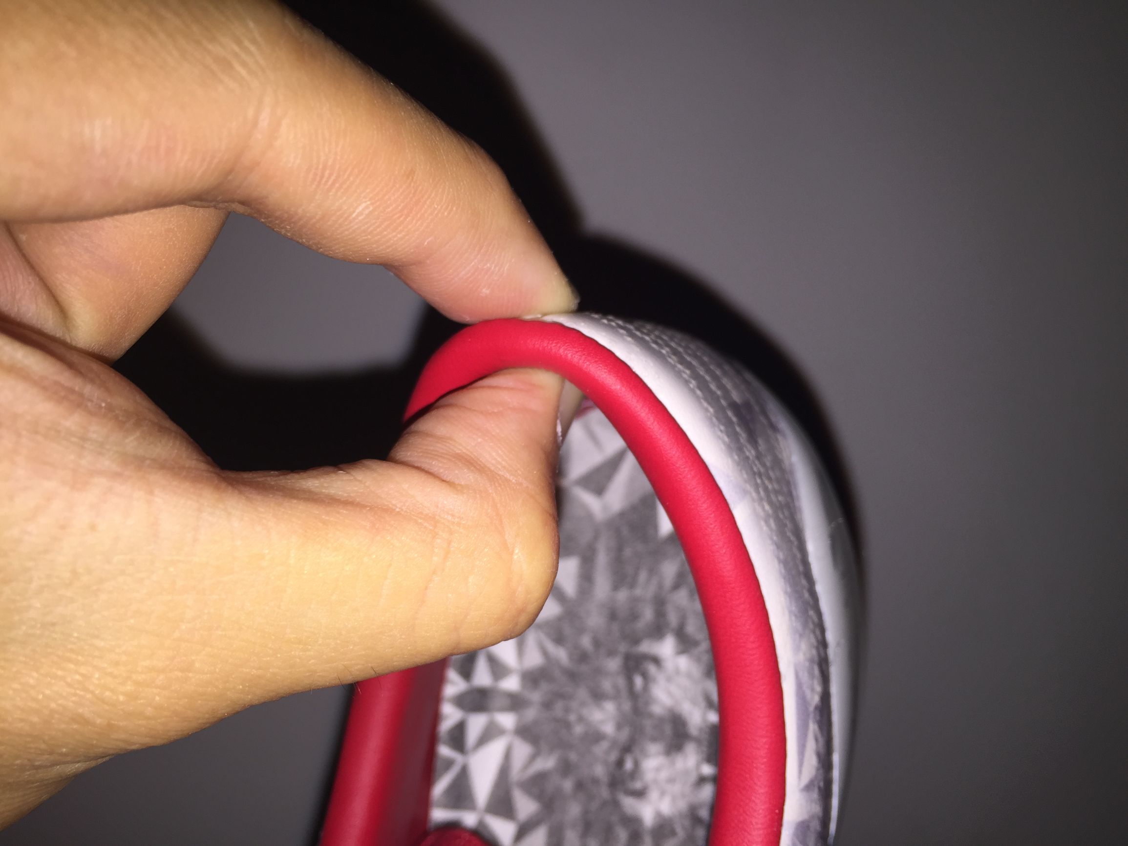 山寨足球鞋,安踏雄狮足球鞋郑智