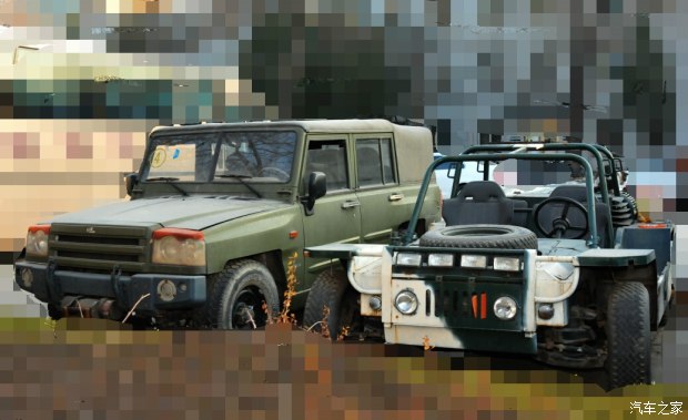 北汽军用勇士视频,国产伞兵突击车越野视频