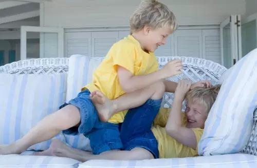 孩子打不过别人怎么办,孩子打你该怎么处理