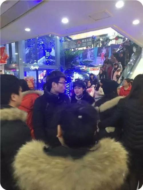 在武汉有个神秘的大楼，可以用淘宝的价格买到专柜的货！多图实拍