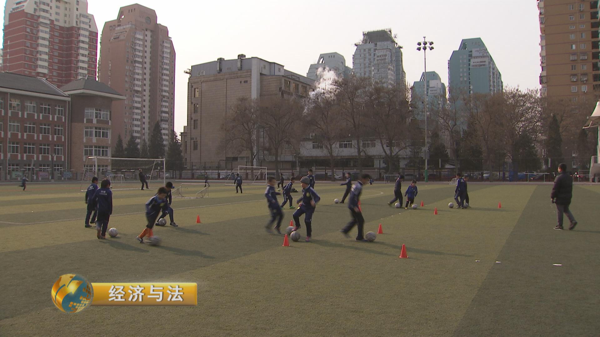 追梦足球少年后续故事,6岁男孩被踢飞父亲发飙前因后果