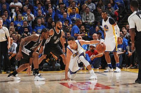 勇士打破公牛72胜一站到底,勇士拿下第72胜离破纪录只差一场