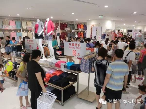 小白t恤男士配西装最帅,小白体恤长袖秋款男