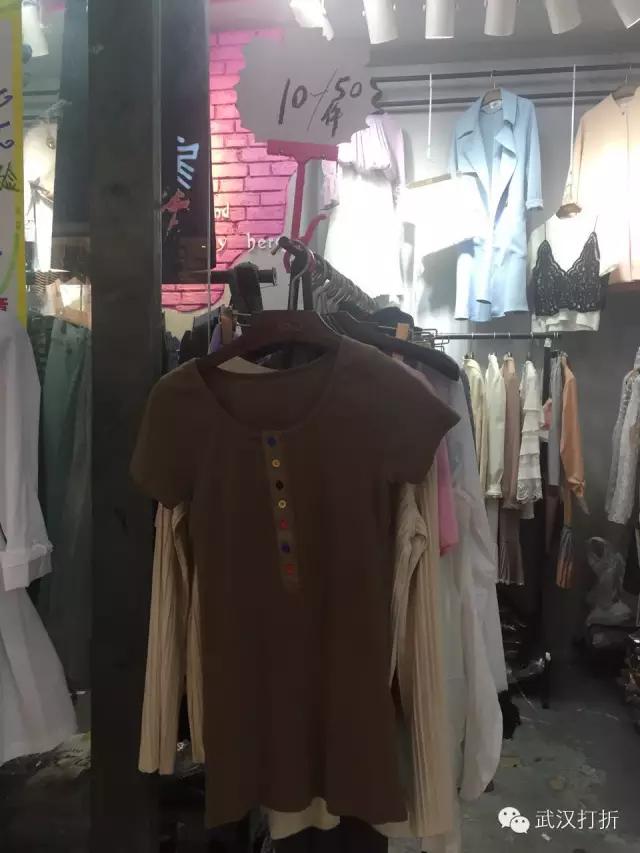 在武汉有个神秘的大楼，可以用淘宝的价格买到专柜的货！多图实拍