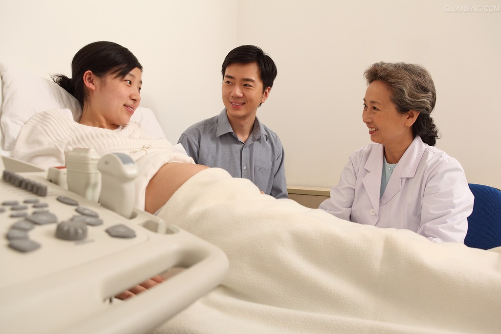 分娩前准备：为胎头娩出所做的练习