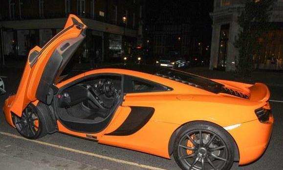 如此任性？阿拉伯富豪​们空运座驾度假,运费每辆2万英镑而已