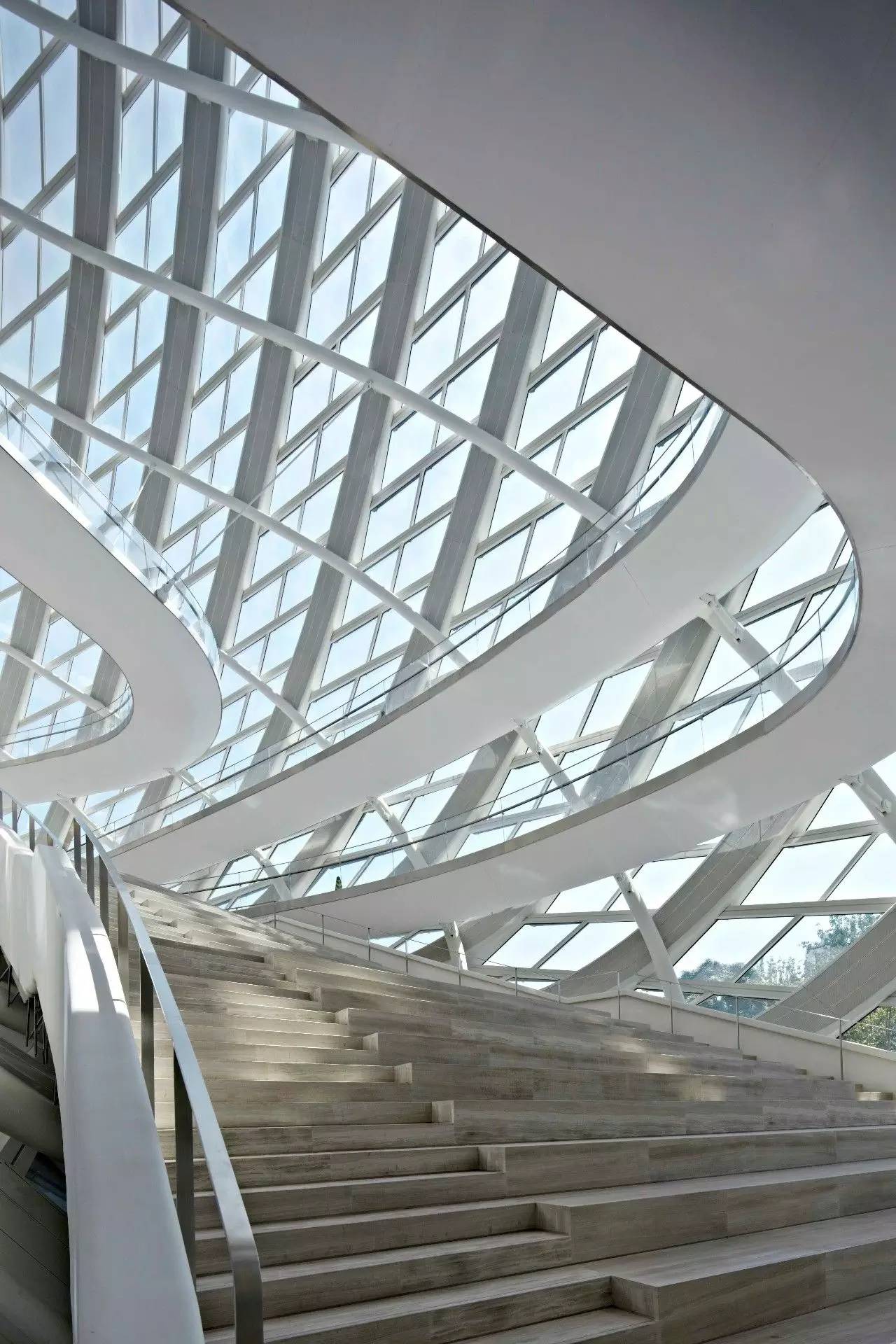 丹凤朝阳：专访凤凰卫视控股有限公司董事局主席刘长乐