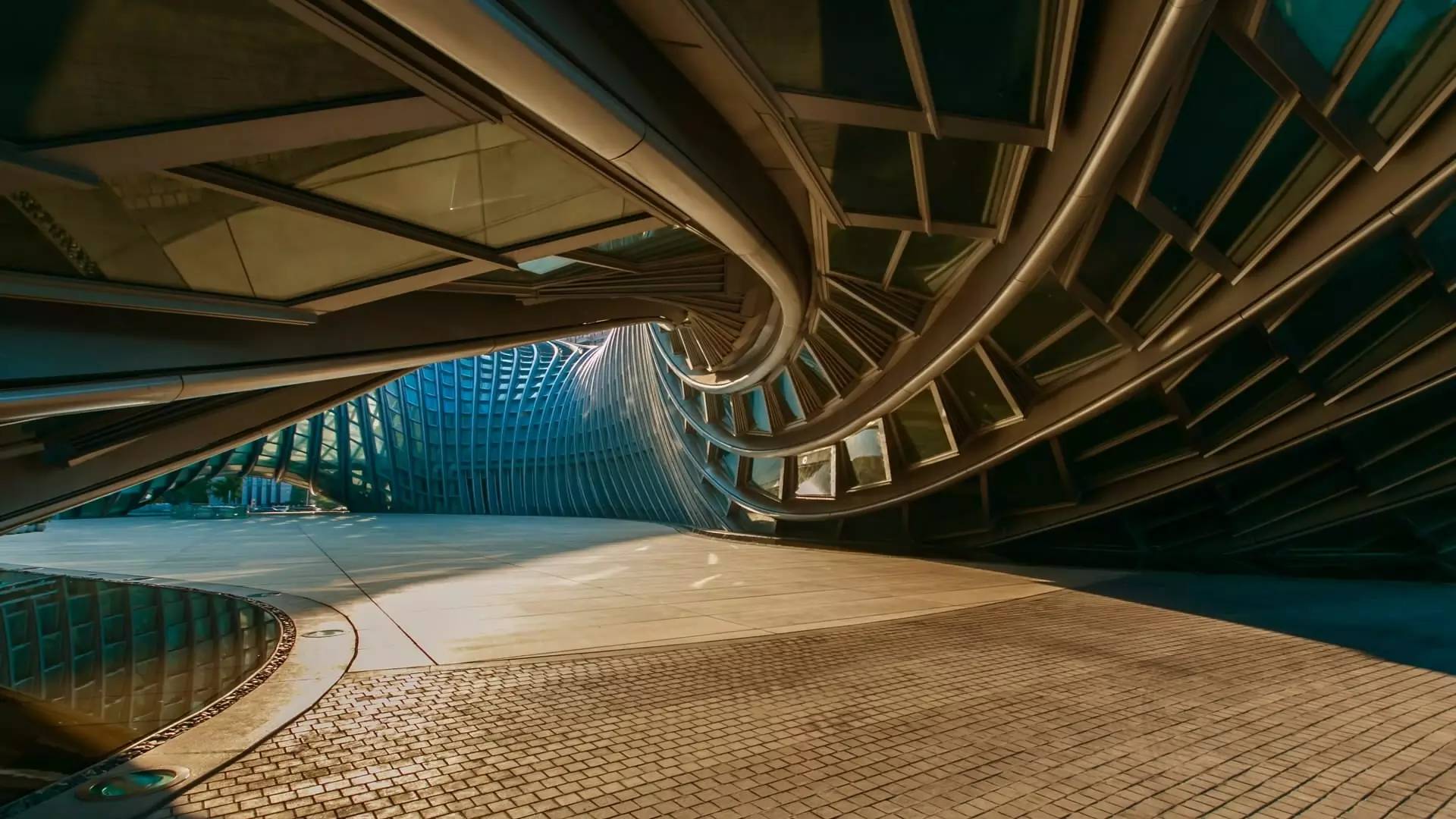 丹凤朝阳：专访凤凰卫视控股有限公司董事局主席刘长乐