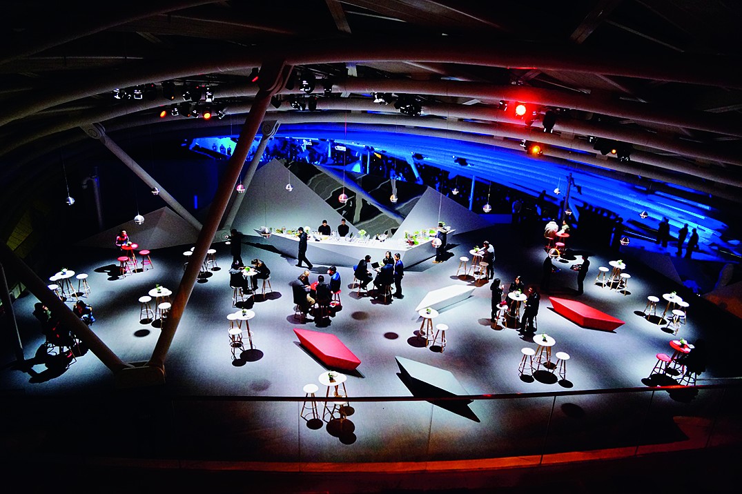 丹凤朝阳：专访凤凰卫视控股有限公司董事局主席刘长乐