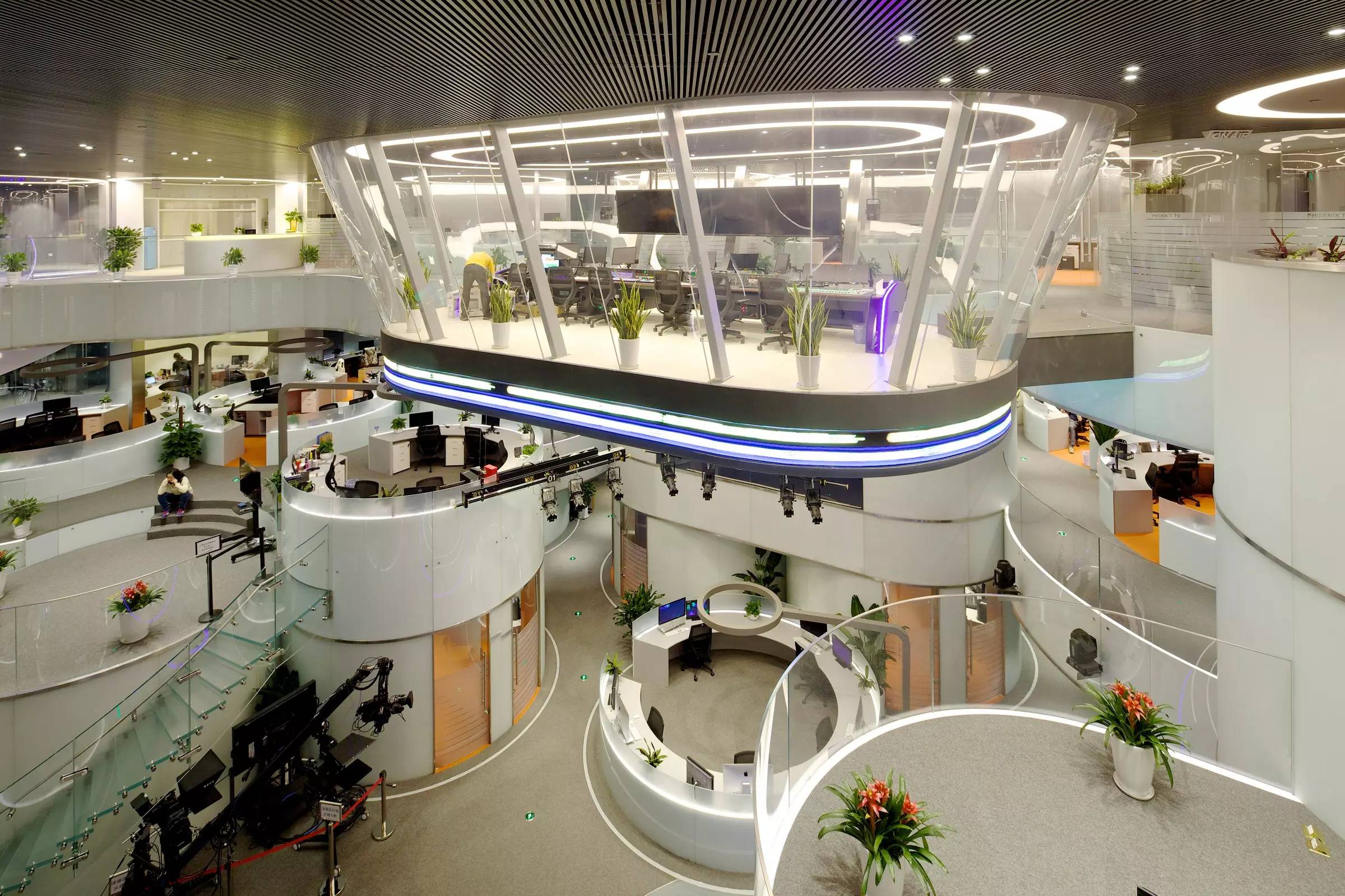 丹凤朝阳：专访凤凰卫视控股有限公司董事局主席刘长乐