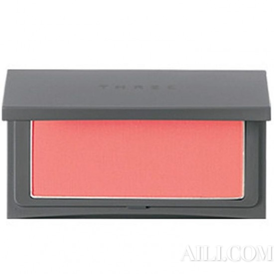 你看，那姑娘连“素颜”都那么美！