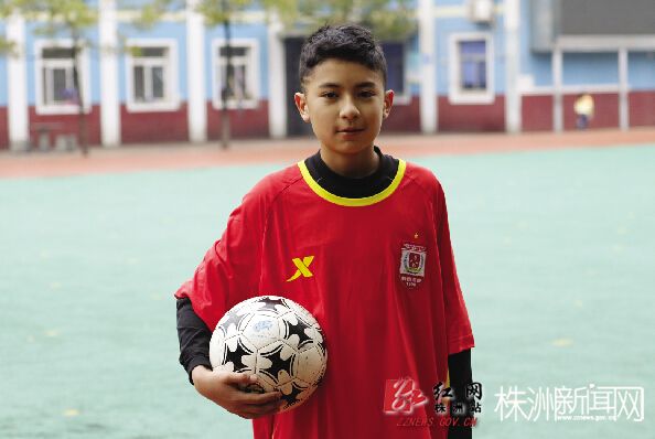 国外小孩印度口音,印度小孩会多国语言