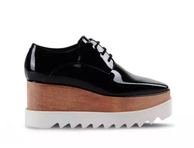 现在有什么夏天穿的好看的小白鞋 (有什么好看的百搭小白鞋)