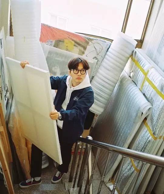 不和你们抢宋仲基|反正我有超时髦的新老公了...